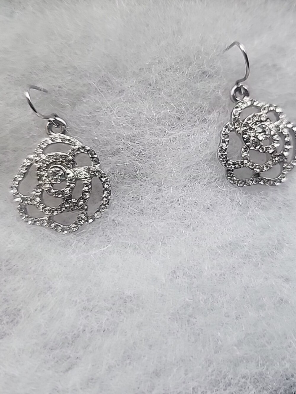 Sparkle Silver-toned Drop‎ Earrings. EUC - Picture 7 of 7